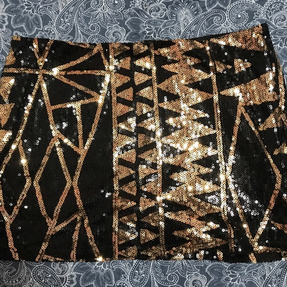 Black and gold mini skirt - Picture 1 of 3
